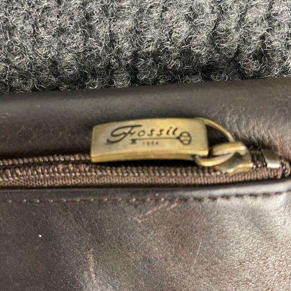 Fossil Brown Pebbled Leather Tri-Fold Bill Length Fold-Over Snap Close Wallet - Picture 4 of 6